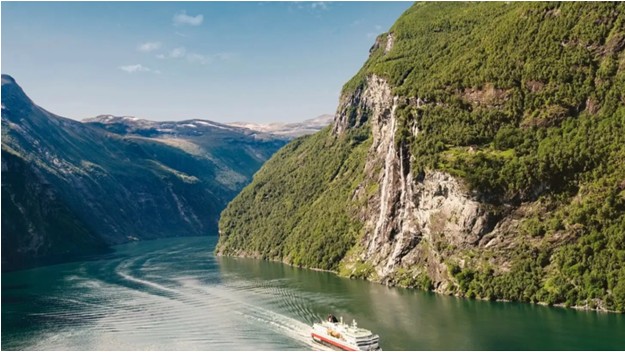 Hurtigruten Kirkenes-Bergen 2026